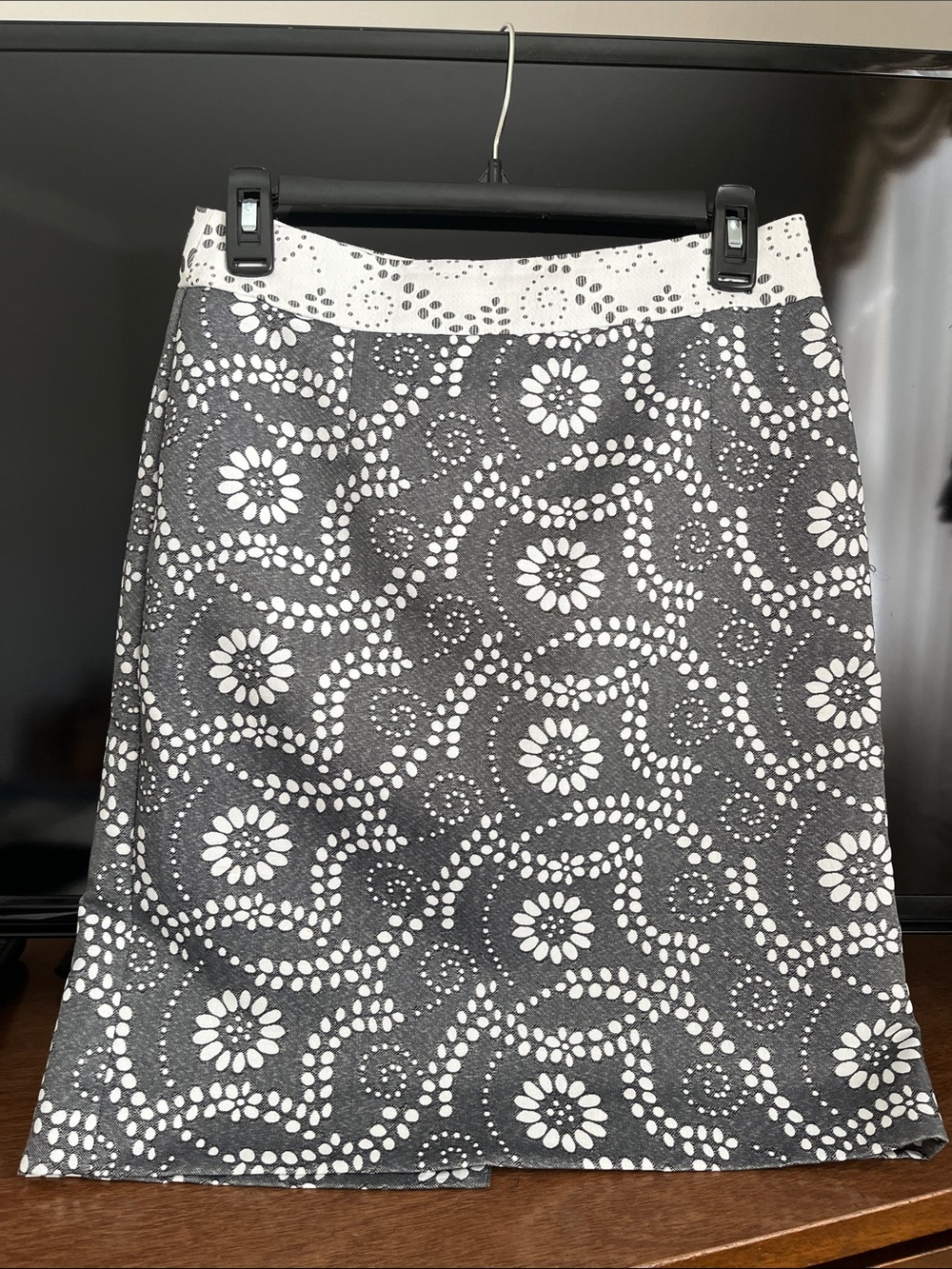 Banana Republic Gray and White Floral Pencil Skirt